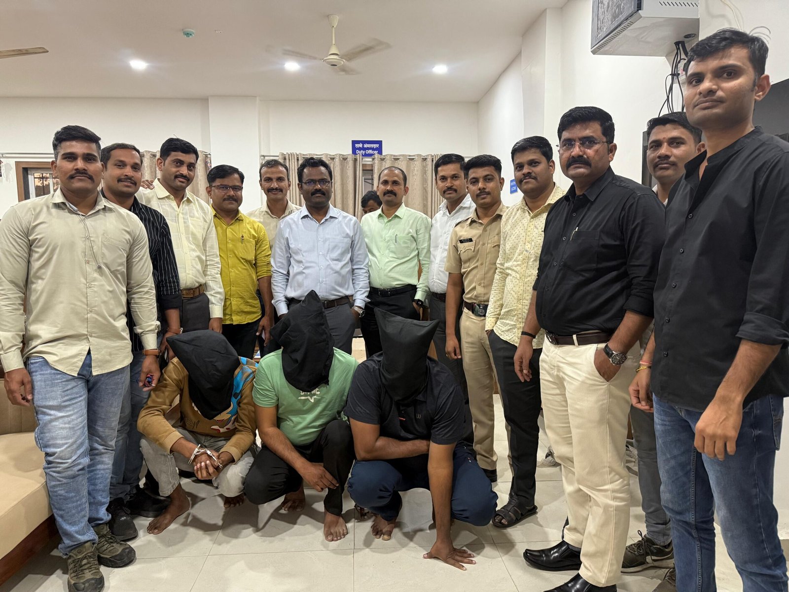 . राजस्थान नागोर येथील लोकांना पुण्यामध्ये बोलउन बँक खाते उघड करण्यास मदत करणाऱ्यांना पिंपरी चिंचवड पोलिसांनी ठोकल्या बेड्या.